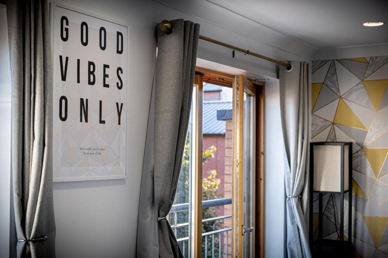 Ebra Stays - Luxury 2 Bedroom Apartment - เบอร์มิงแฮม ภายนอก รูปภาพ